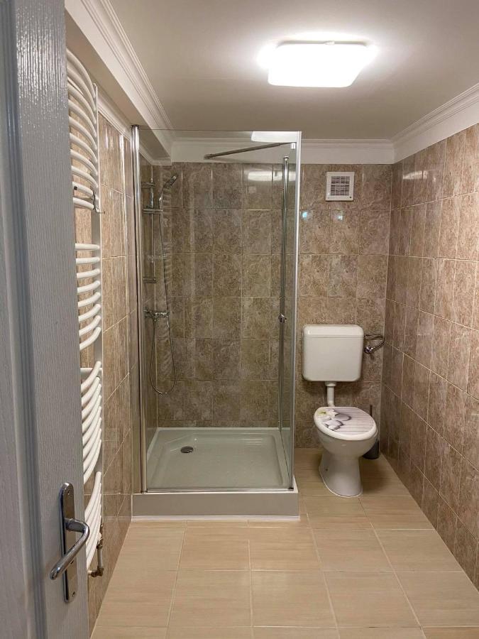 Lilla Vendeghaz Hotell Miskolc Eksteriør bilde